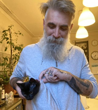 Illustration de l'article : 16 photos de maîtres amoureux de leurs animaux qui refusaient pourtant d’en avoir